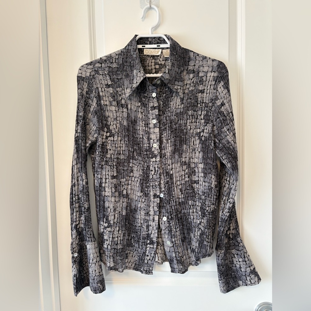 3 For $50| Italian-made Caviar Women’s dark Gray print Blouse sz-_M